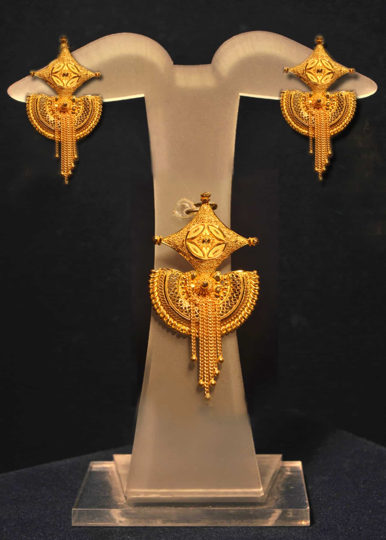 Half-moon Pendant Set